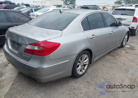 2013 Hyundai Genesis 3.8 z USA, uszkodzony, nr VIN KMHGC4DD4DU242214